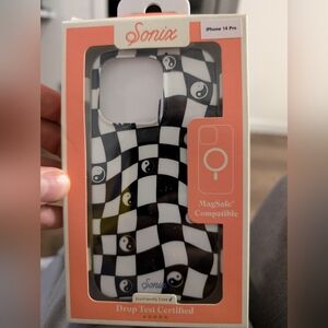 Sonix Apple iPhone 14 Pro - MagSafe Compatible Case - Yin Yang Checkered Check